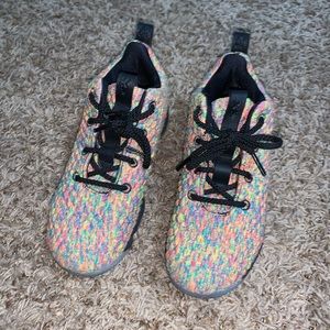 Nike LeBron 15 size 2YOUTH